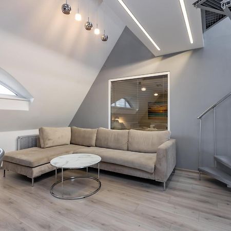 Penthouse Apartment With Terrace Рига Экстерьер фото